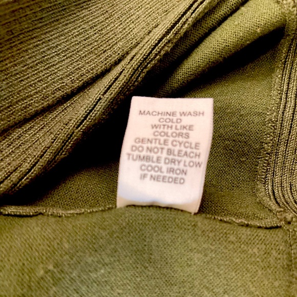 Women’s Green Sweater Size Small - Picture 5 of 5